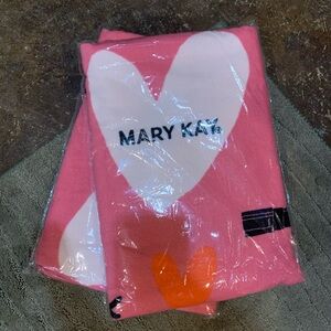 Mary Kay Pink beach towels new in package prize gifts 2